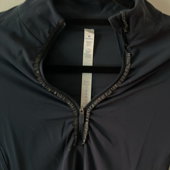 Lululemon Fast As Light 1/2 Zip, size 2 - Picture 3 of 3